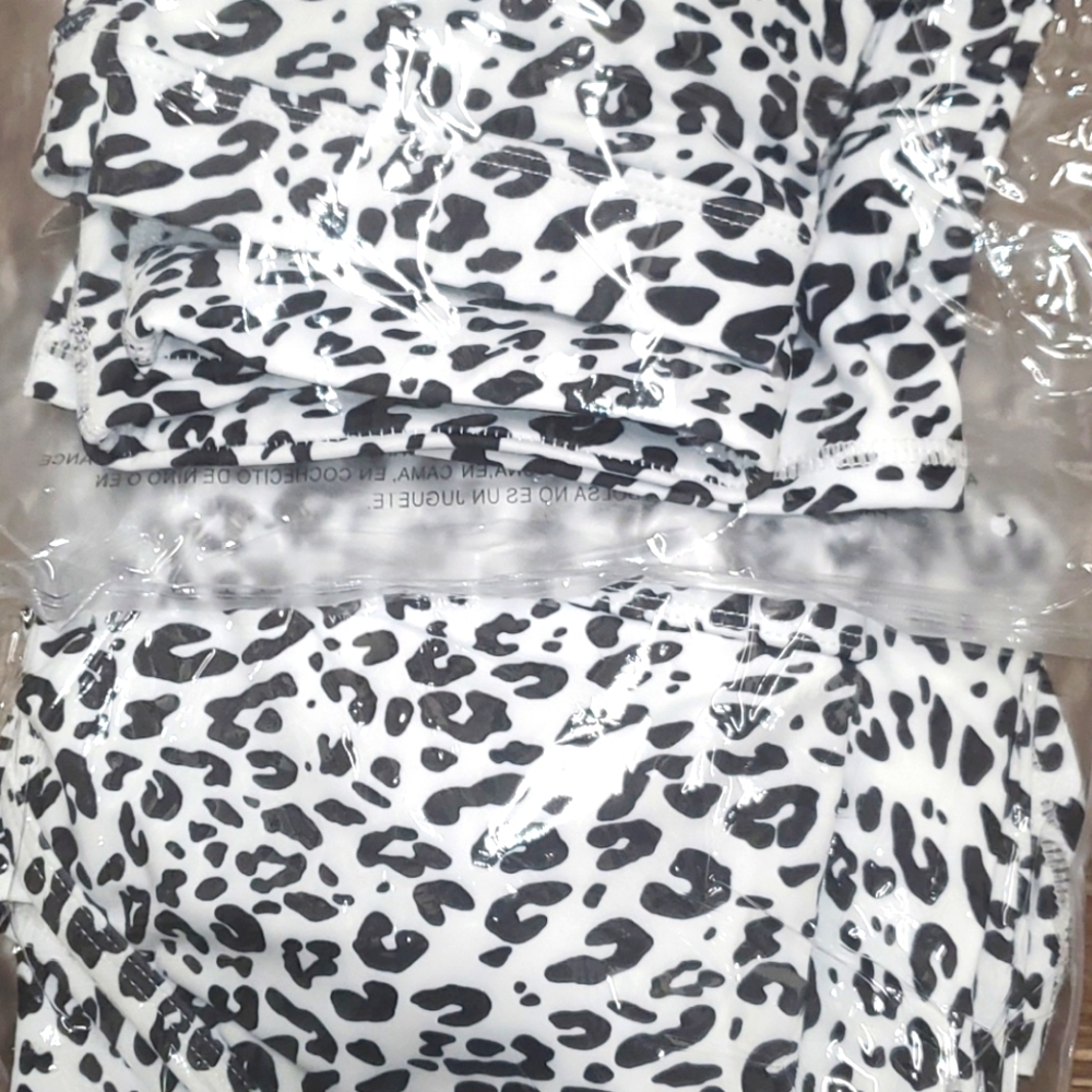 White Leopard Print Shorts Bra & Shorts Set 🖤 - Picture 4 of 4